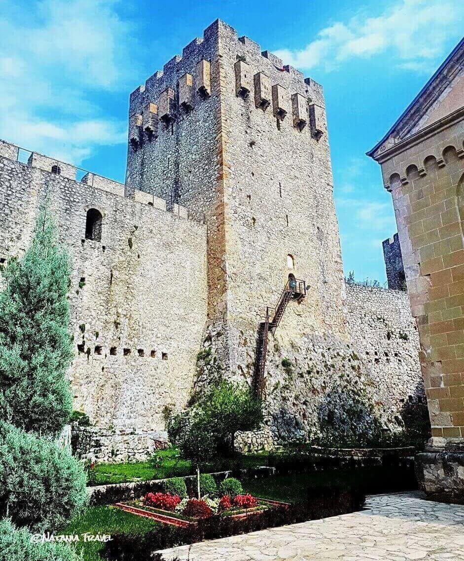 Manasija Donzon tower and walls