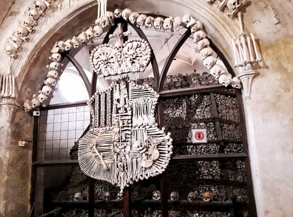 Sedlec ossuary, The Schwarzenberg family coat-of-arms, made with bones