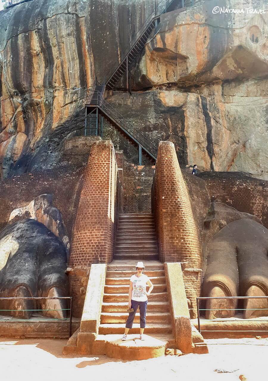 Lion rock, entrance, Sigirija