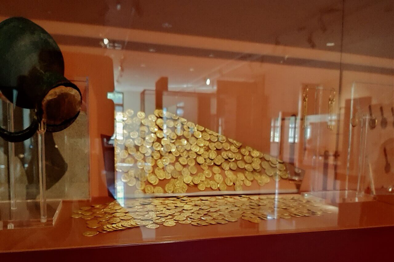 Pythagorio Archeo museum Byzantine golden coins