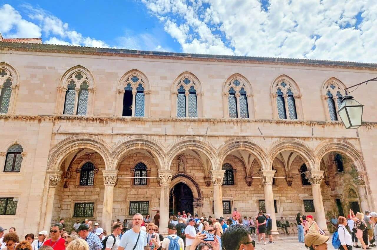 Dubrovnik Rector Palace, Knežev dvor