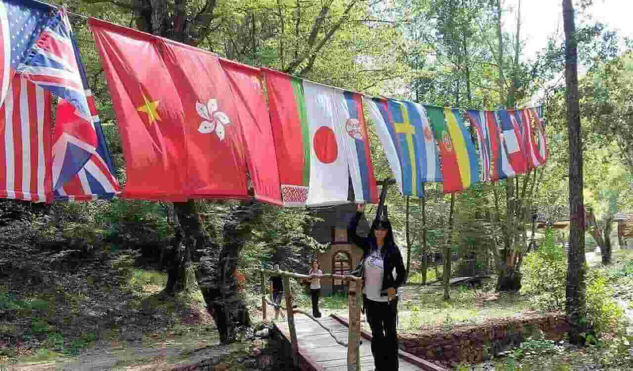 Đavolja varoš, Devil Town, Flags of various countries close to the entrance
