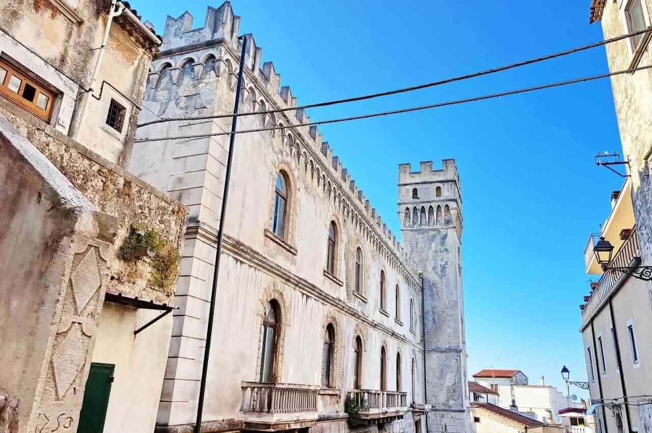 Vico del Gargano, Via Salita della Bella, Palazzo Della Bella, Viko del Gargano