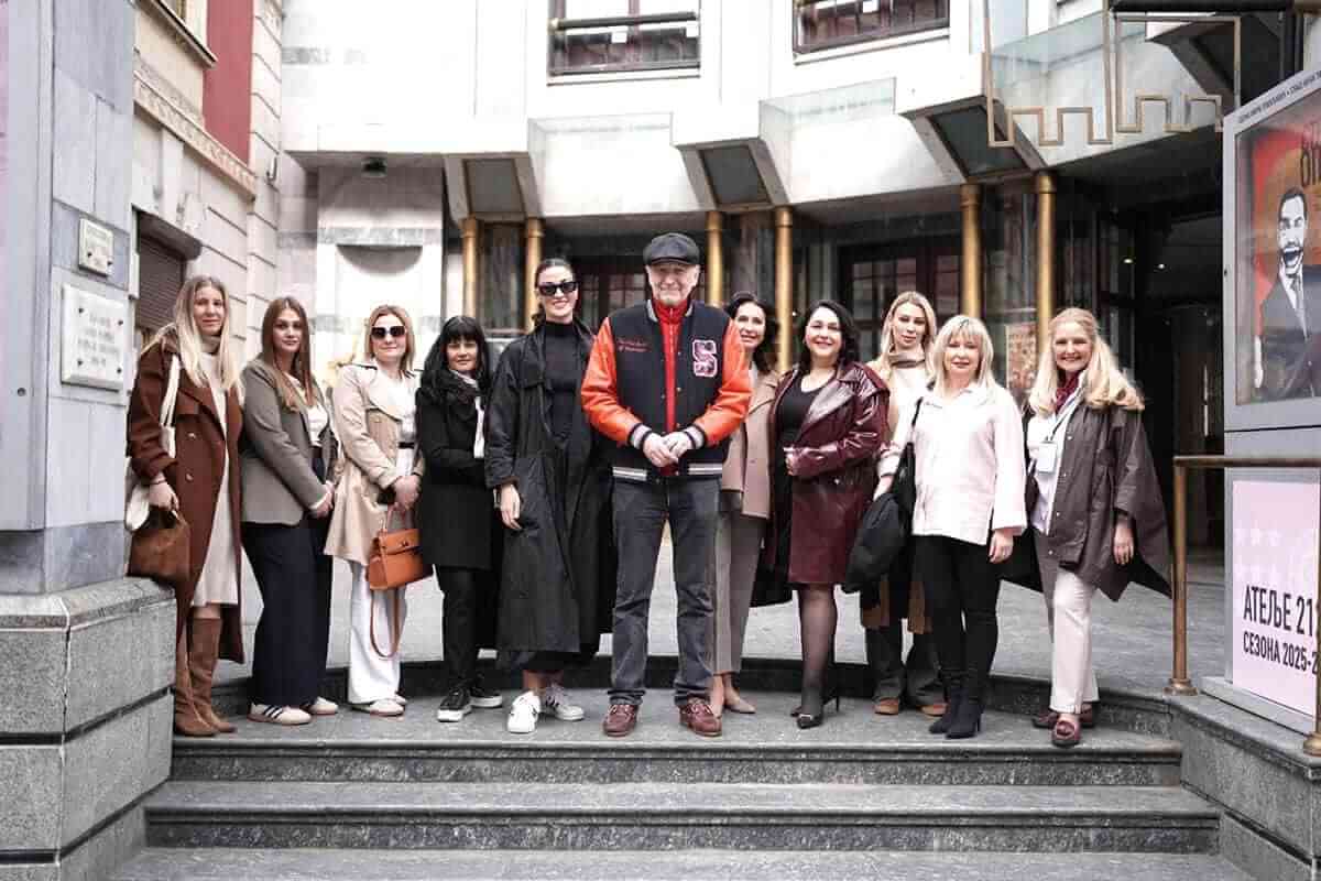  Atelje 212, Svetozar Cvetković, Ženska šetnja Beogradom