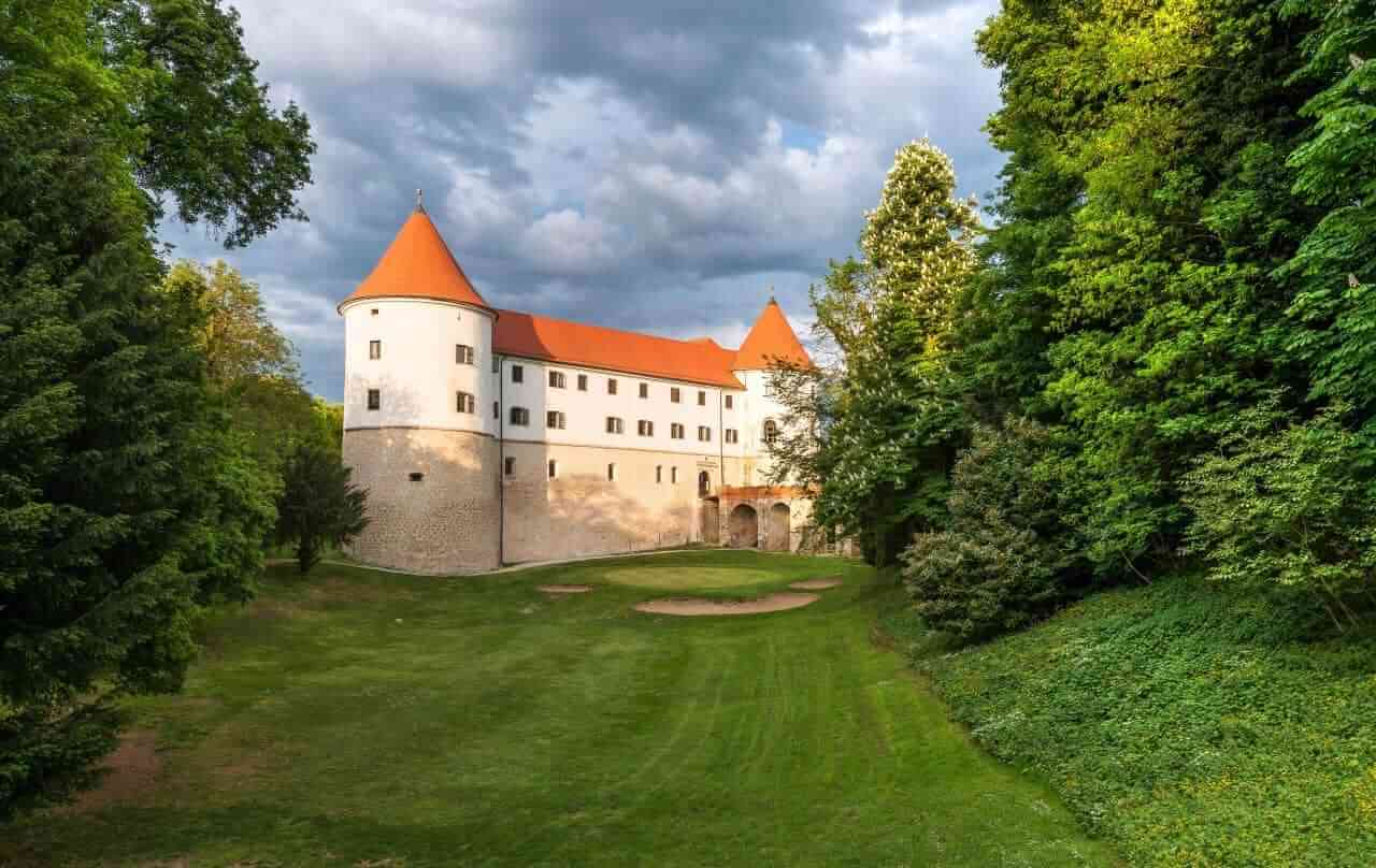 Mokrice Castle, photo promo